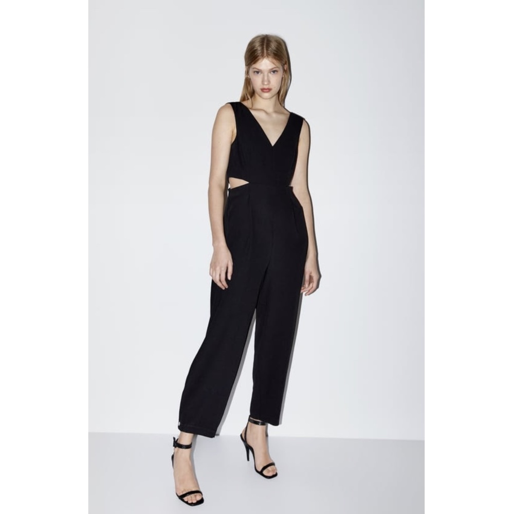 ZARA Cut Out Black Sleeveless Jumpsuit - Size Small